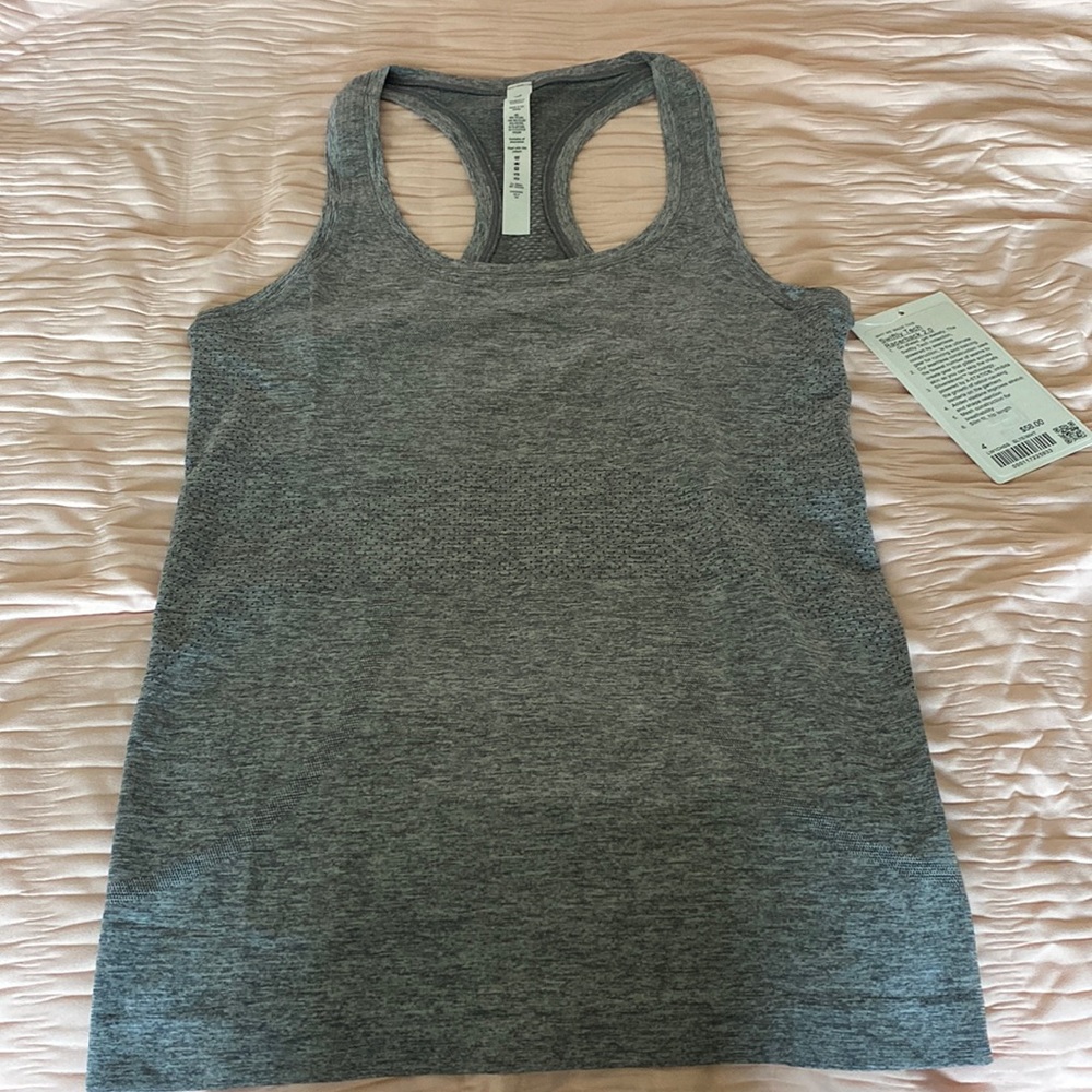 NWT lululemon Swiftly Tech Racerback 2.0 tank in slate/white size 4!